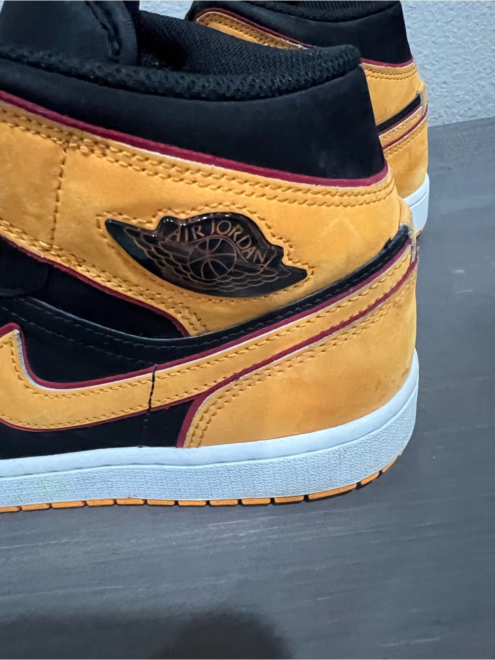 Nike Air Jordan 1 Mid SE Men's High-Top Sneakers in Black and Vivid Orange - Picture 5 of 8